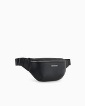Carica l'immagine nel visualizzatore di Gallery, Armani exchange marsupio uomo nero placca logo
