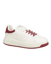 Carica l'immagine nel visualizzatore di Gallery, Emporio Armani Sneakers in pelle bianche con retro in gomma rosso
