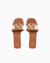 Carica l'immagine nel visualizzatore di Gallery, Armani Exchange sandali beige e cuoio bassi con logo frontale
