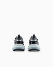 Carica l'immagine nel visualizzatore di Gallery, Emporio Armani Sneakers in mesh nere dettagli laminati e logo signature
