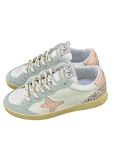 Carica l'immagine nel visualizzatore di Gallery, AMA BRAND sneakers donna in pelle bianche rosa e celesti retro glitter
