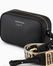 Carica l&#39;immagine nel visualizzatore di Gallery, Emporio Armani camera case a tracolla stampa cervo nera

