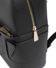Carica l'immagine nel visualizzatore di Gallery, Armani Exchange zainetto nero donna liscio logo frontale
