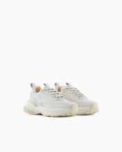 Carica l'immagine nel visualizzatore di Gallery, Emporio Armani Sneakers donna beige in pelle con dettagli in velluto e logo signature
