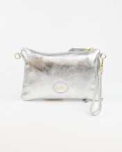 Carica l'immagine nel visualizzatore di Gallery, MBRC pochette in pelle argento con fiore
