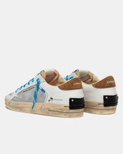 Carica l'immagine nel visualizzatore di Gallery, CRIME LONDON sneakers uomo sk8 deluxe bianche e grigie lacci celesti
