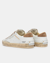 Carica l'immagine nel visualizzatore di Gallery, CRIME LONDON sneakers uomo Distressed bianche lacci e retro camel
