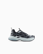 Carica l'immagine nel visualizzatore di Gallery, Emporio Armani Sneakers in mesh nere dettagli laminati e logo signature
