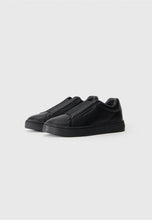Carica l&#39;immagine nel visualizzatore di Gallery, Armani Exchange Sneakers uomo nere basse slip-on
