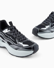 Carica l'immagine nel visualizzatore di Gallery, Emporio Armani Sneakers in mesh nere dettagli laminati e logo signature
