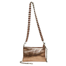 Carica l'immagine nel visualizzatore di Gallery, MBRC pochette donna cipria in pelle laminata con doppia tracolla
