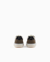 Carica l'immagine nel visualizzatore di Gallery, Armani Exchange Sneakers uomo cachi fascia laterale nera
