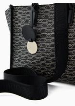 Carica l&#39;immagine nel visualizzatore di Gallery, Emporio Armani shopper grande monogram all over
