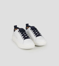 Carica l'immagine nel visualizzatore di Gallery, Alexander Smith Wembley sneakers in pelle bottalata bianca e dettagli blu
