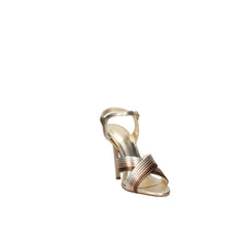 Carica l&#39;immagine nel visualizzatore di Gallery, Twinset sandali in pelle SS COLLECTION
